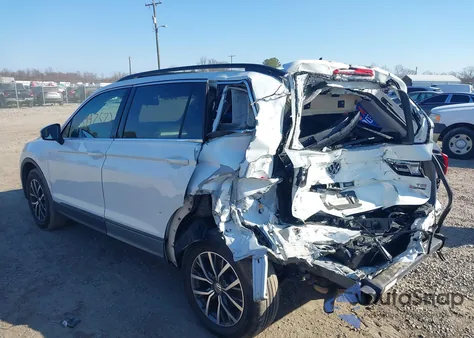 2018 Volkswagen Tiguan 2.0T Se/2.0T Sel z USA, uszkodzony, nr VIN 3VV2B7AX3JM207330